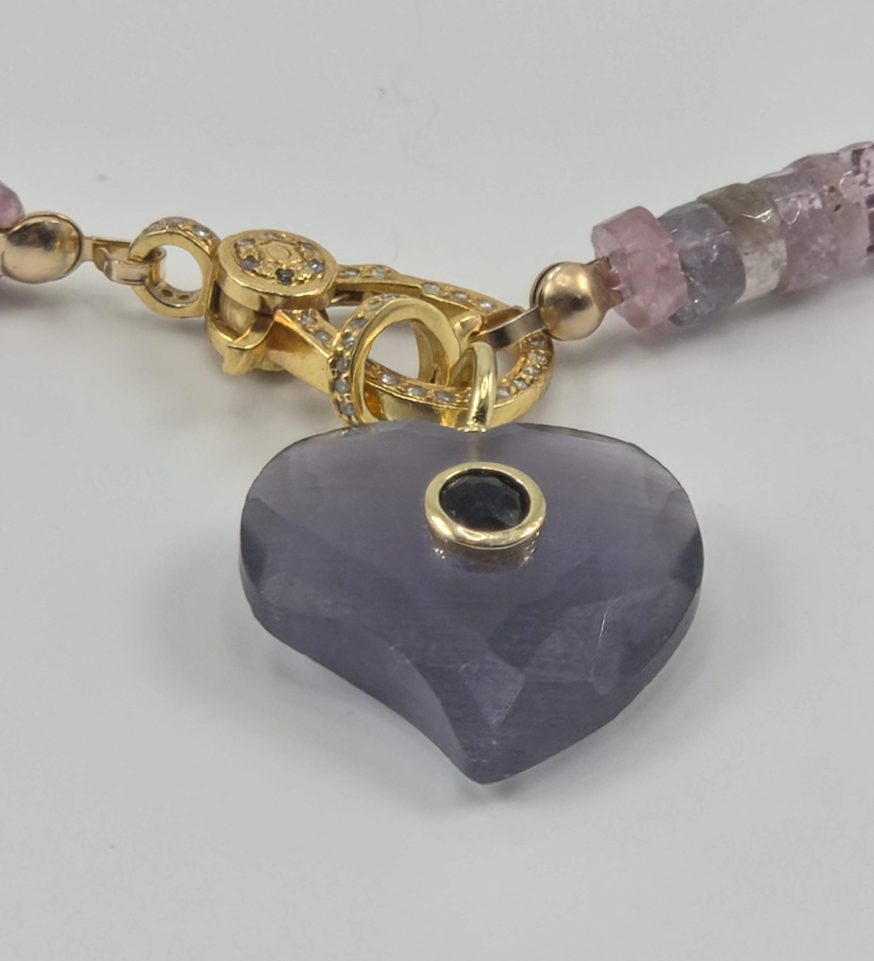 Spinel tyre cut necklace
