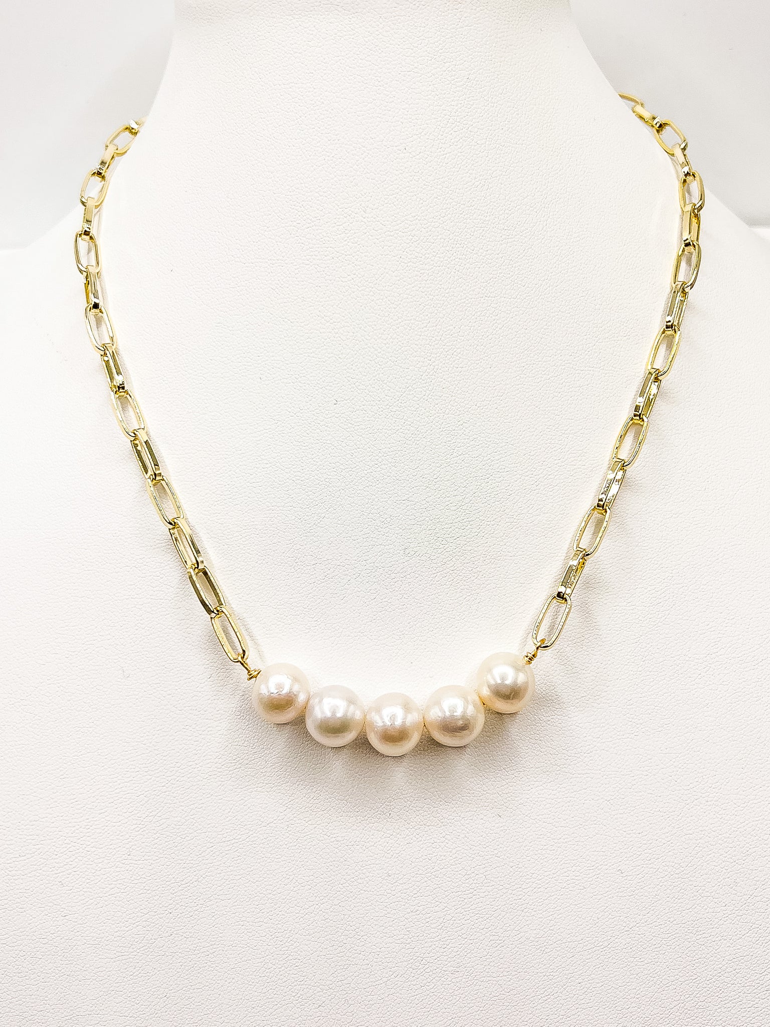Five pearl necklace