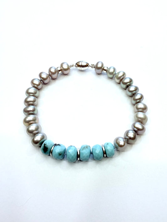Turquoise and pearl bracelet